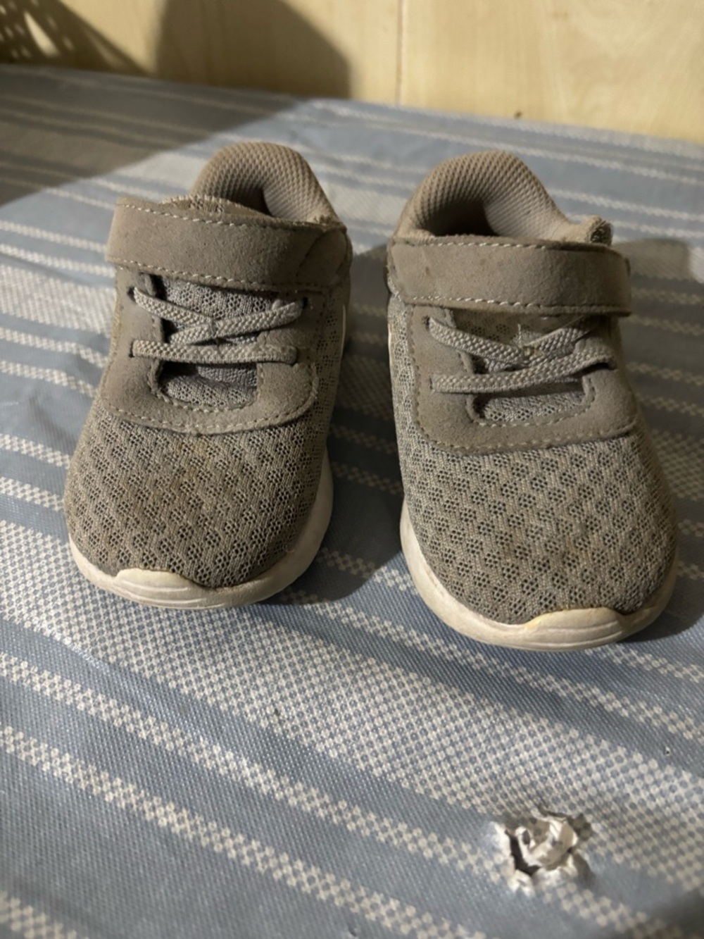 Nike Kids Taupe Gray Mesh Velcro Sneakers